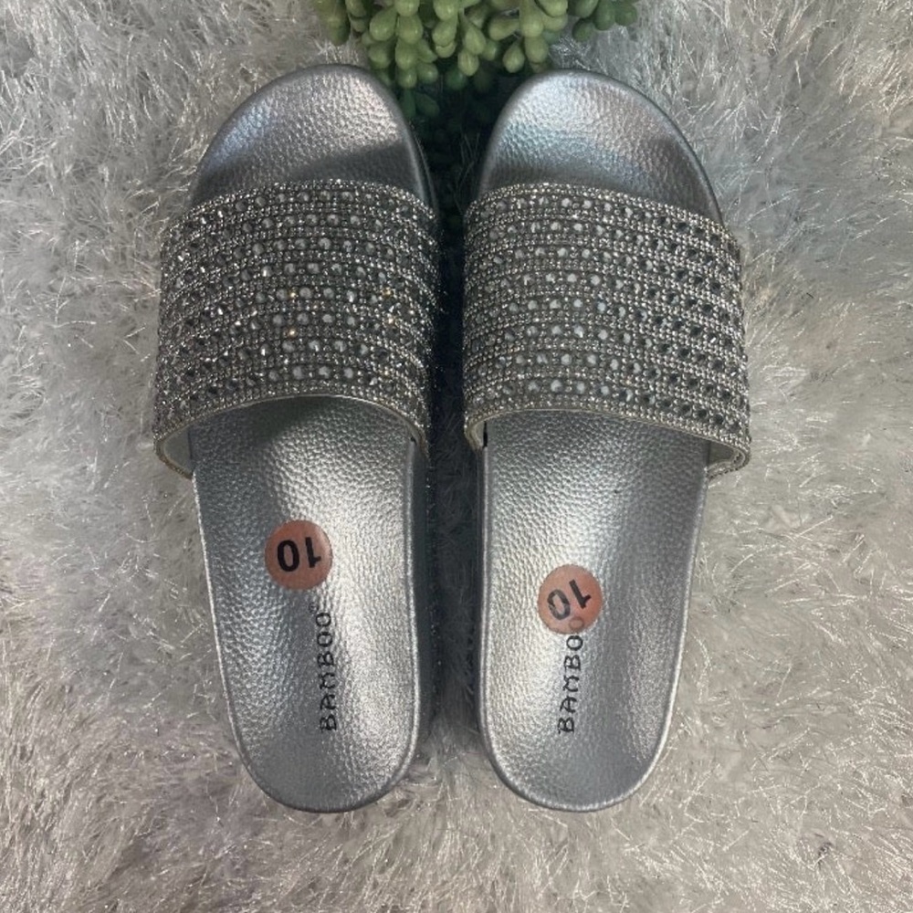 Bamboo Silver Platform Sandals Sz 10